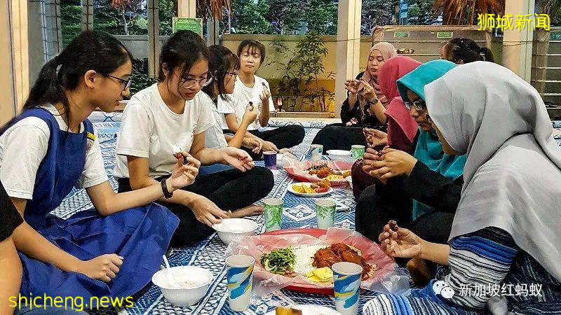 總理一曲《春天裏》，唱到新加坡人的心坎裏