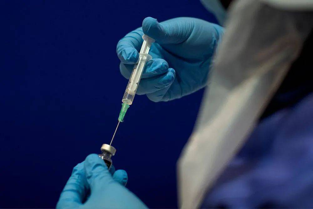 新加坡又有客工感染新冠!专家:全球新冠疫情五年后才能结束