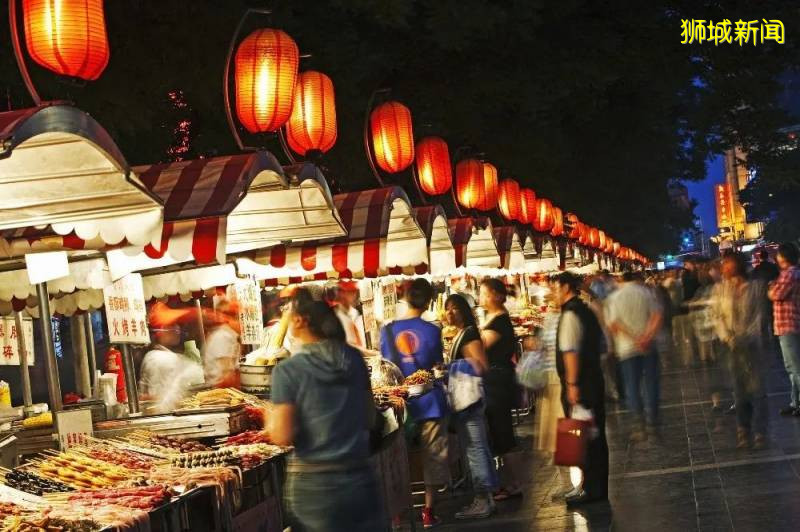 國內地攤經濟現熱潮，新加坡夜市攤販卻仍舊待業中