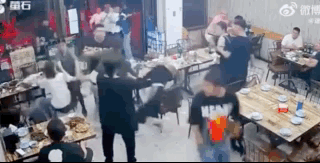 全員抓獲！唐山打人男子，如果在新加坡，會被鞭刑