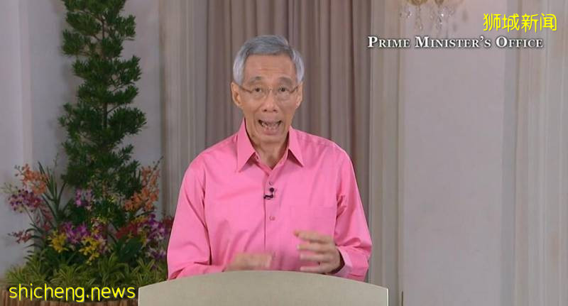 新加坡总理李显龙发表电视演讲,网友热评:站立的表情包