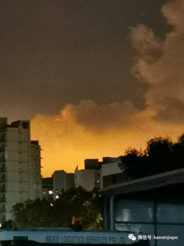 连续两晚新加坡夜空闪烁著红光,到底发生了什么事