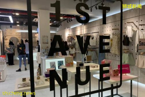 淡马锡理工学院开设智能电商中心，学生可从中实践数码技能