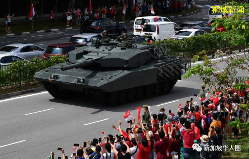 新加坡机动部队游行全岛激动民心！全民庆祝国庆誓愿不分种族
