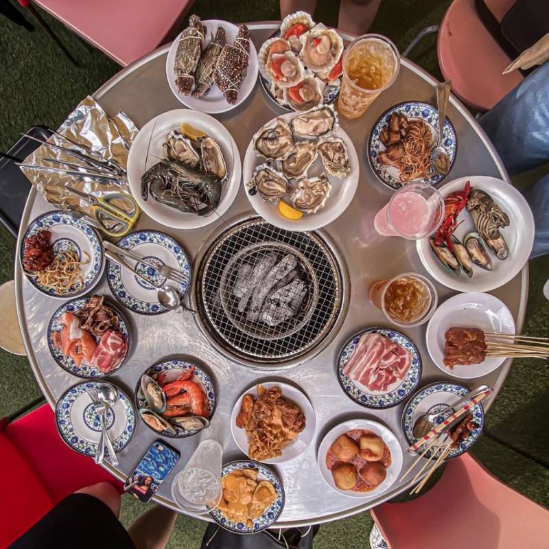 新加坡最大户外自助餐,犹如置身“小泰国”!自助烧烤顶级食材、龙虾🦞海鲜吃到爽