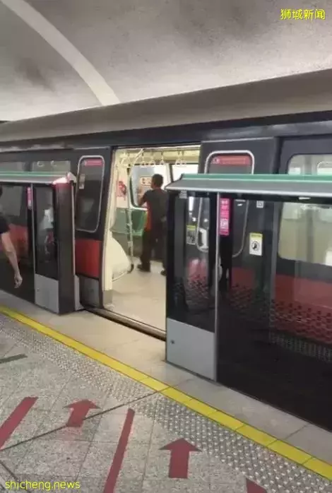 新加坡地铁车厢突冒白烟,SMRT紧急疏散乘客