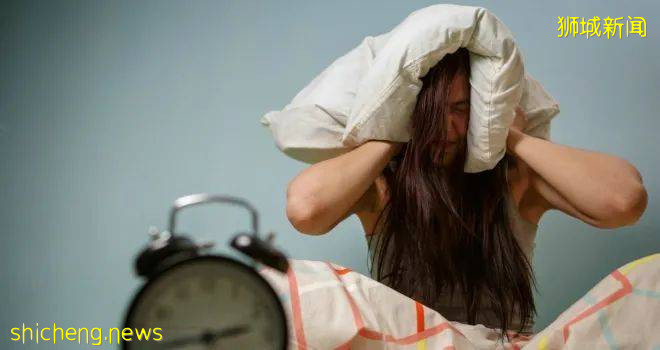 连续11年进行骚扰,新加坡“魔鬼”邻居被镜头记录了下来