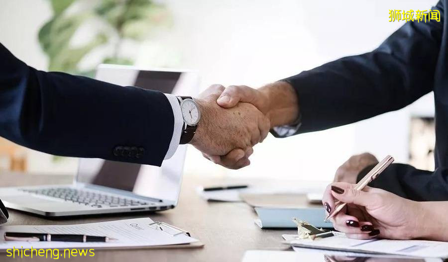 15岁就辍学的少年，竟创办了一家价值约10亿英镑的公司，如今被授予英国终身贵族爵位，光鲜背后，都是无人知晓的努力和坚持