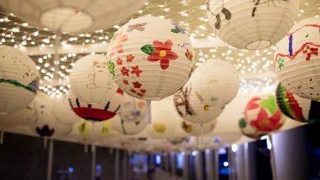 滨海湾花园庆中秋活动正式开启，每晚7点亮灯，为期2周，免费入场
