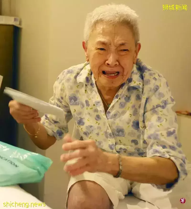 心寒……八旬新加坡老妇卖屋赴澳洲与独生女团聚，却遭弃养回新后无依无靠