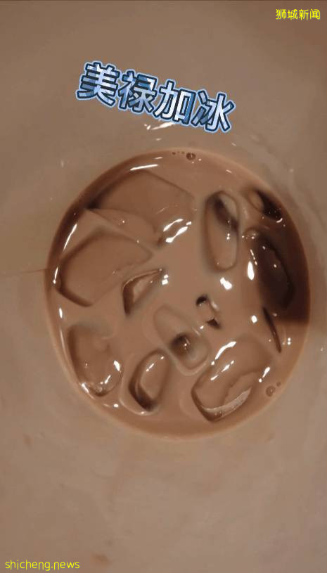 美女小姐姐实拍!这个麦当劳汉堡太好吃了!只在新加坡才有