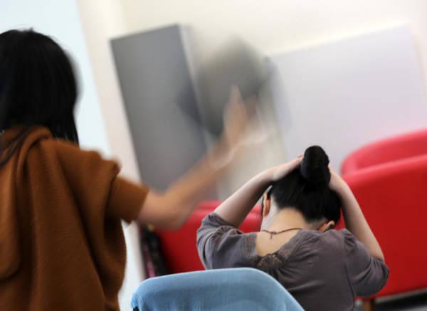 工作不到3月缅佣 平板电脑打雇主