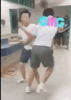 新加坡這所頂級名校，發生了激烈的衛生間大戰