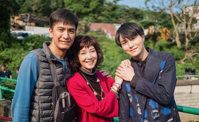 馬國明憑《白色強人》勇奪新加坡視帝 爲明年萬千星輝封帝鋪路