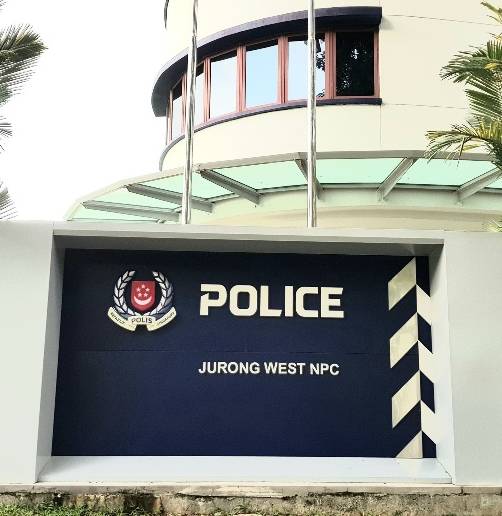 欠收拾！新加坡男子篡改电子标签还放高利贷