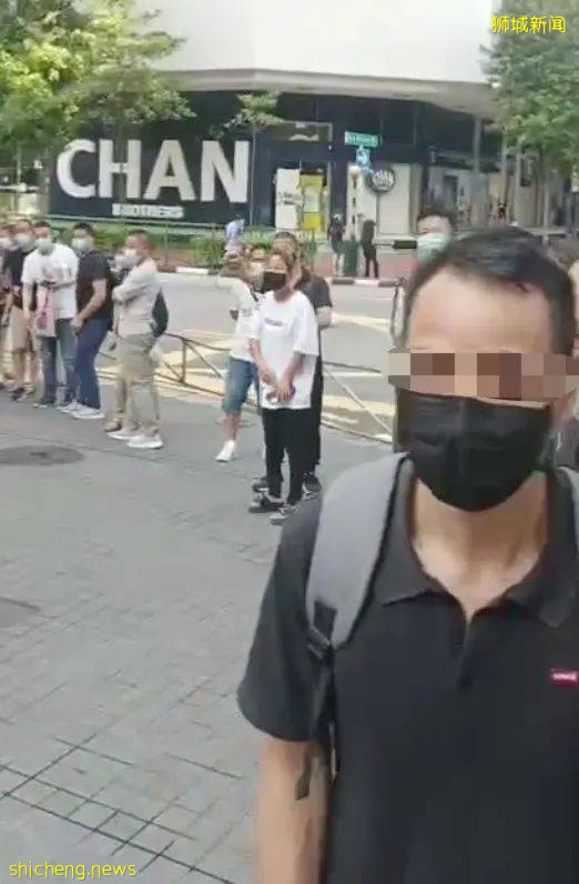 科興在新加坡瘋狂受歡迎,診所外排隊十幾米!供不應求!實拍堂食第一天,人突然多了