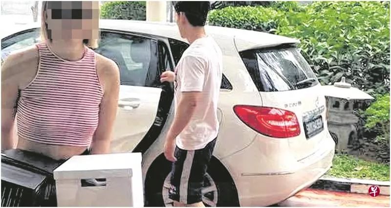 雨天有盖车道卸货 被指挡救护车 网民狠批