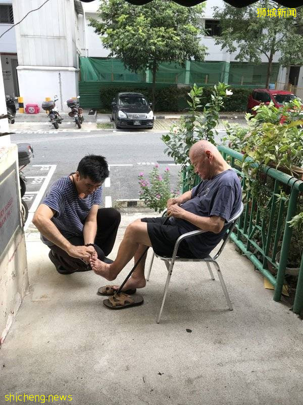 厨师为老顾客修脏指甲 获一片赞扬声