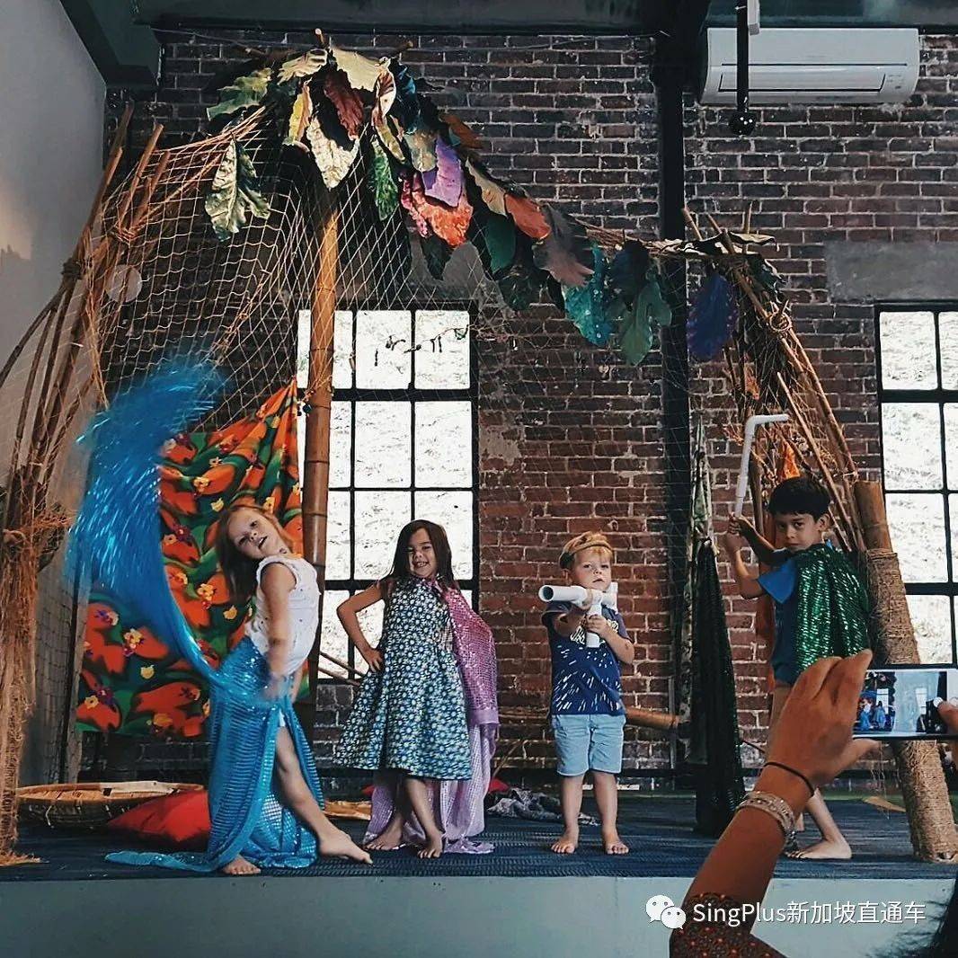 居然有人願意一天都泡在新加坡吉爾曼軍營?有點兒意思