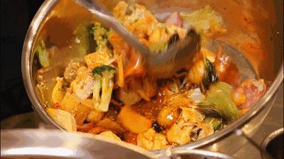 火遍新加坡的麻辣拌拌上線小坡島，吃超健康的“麻辣燙”