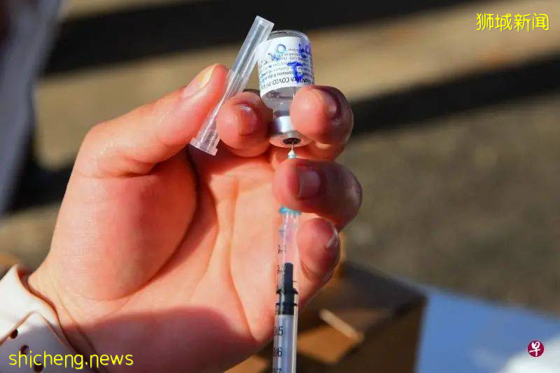 粉絲急問:在中國打了疫苗來新加坡,認嗎