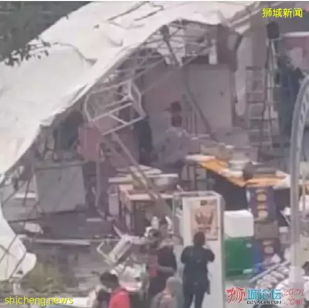 新加坡狂风大作，夜市大棚直接被掀翻倒塌