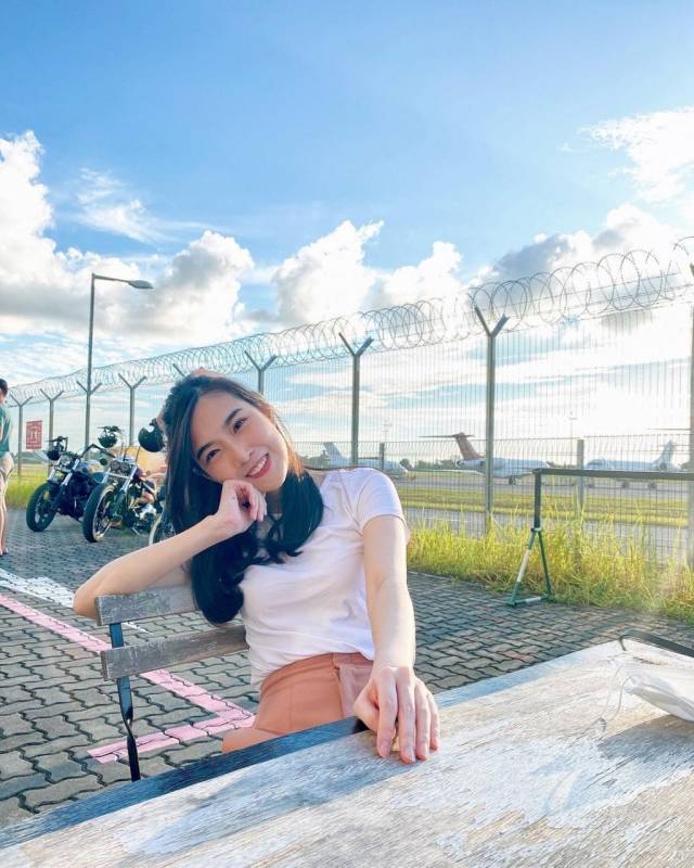 Soek Seng 1954 機場旁的咖啡廳☕️ 室外看飛機、室內看腳踏車，視覺和味覺雙重盛宴