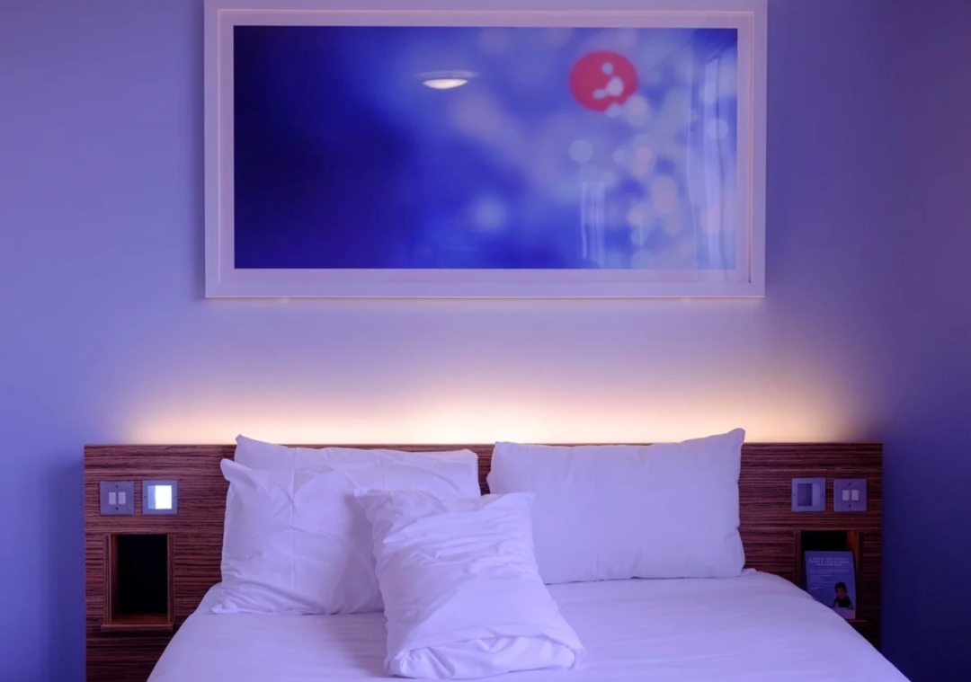 包吃包住包接送,英美返新须在酒店隔离