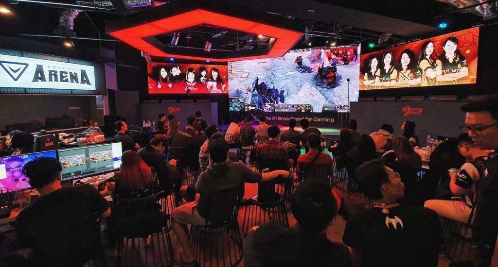 夜貓出遊🔛 10大夜間娛樂活動，開啓嗨皮夜生活！玩轉新加坡密室、保齡球、超夯貨櫃