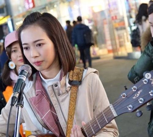 罗美仪12岁起跑歌台  近失声还硬硬唱   忍不住痛哭