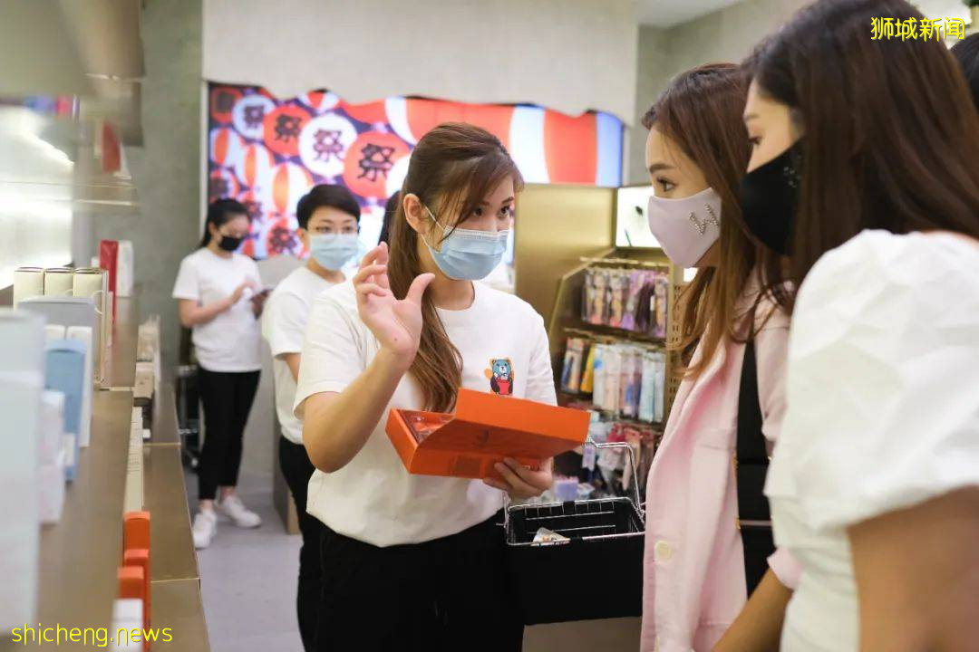 網紅雲集、大V打call!新加坡人氣日本美妝店風靡全島,連開3間分店