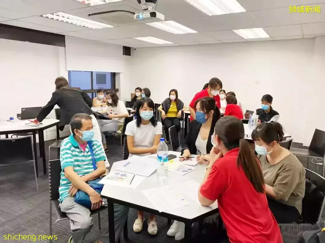 揭秘新加坡職場生存現狀，多少人與高薪失之交臂