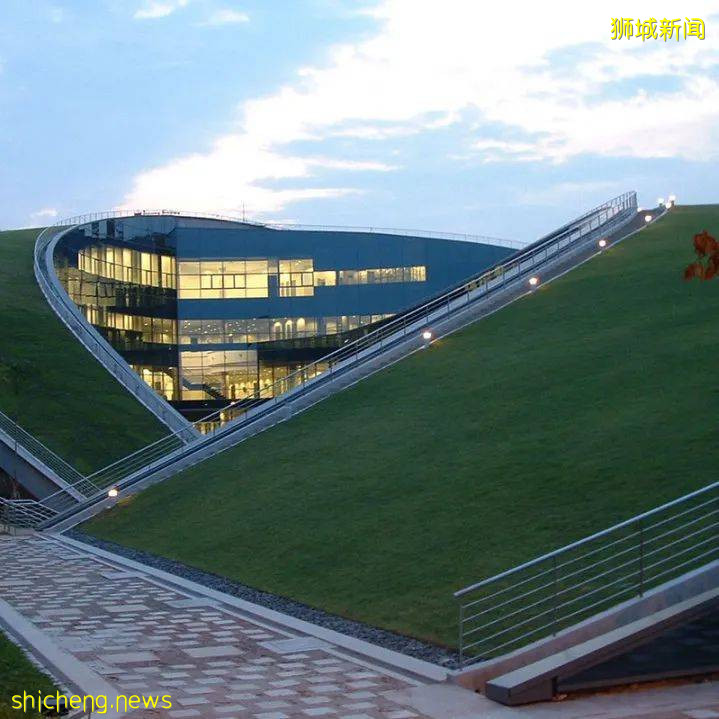 蒸笼一样的学校、积木一样的住宅、花园一样的酒店,就问你这些迷幻设计,你high吗