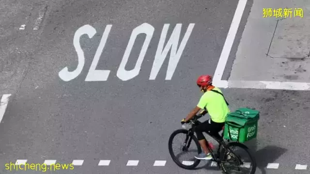 冠病措施放宽碰上斋戒月 送餐员收入骤减近四成