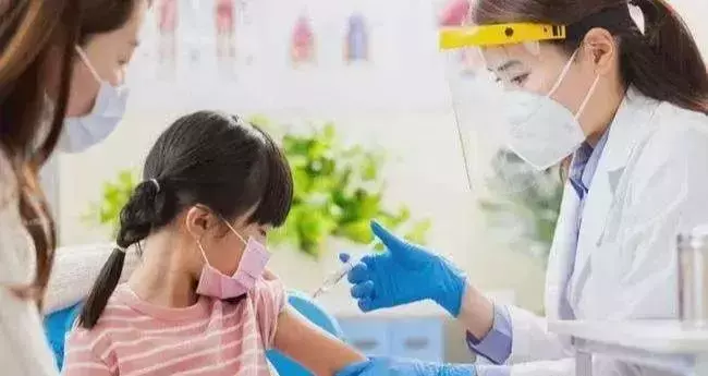 【新加坡】11歲及以下兒童不用接種追加劑!新加坡專家:染疫康複後打一劑疫苗可獲超級抗體