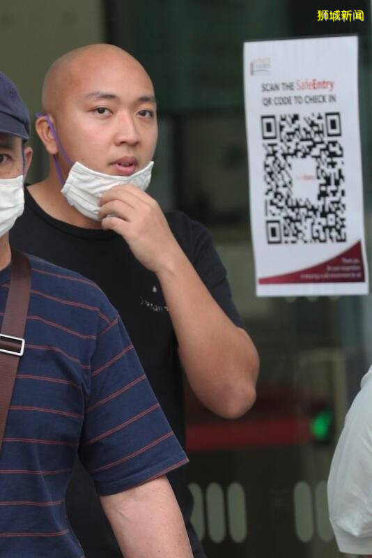 组屋区杀鸦弹碎四射  2辅警被控危险开枪