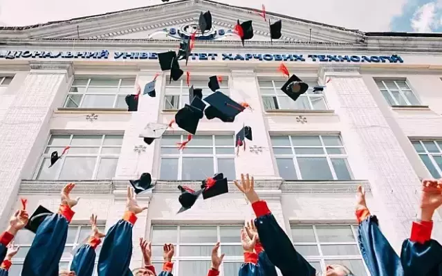 新加坡就业率回升!逾九成理工学院毕业生半年内成功就业