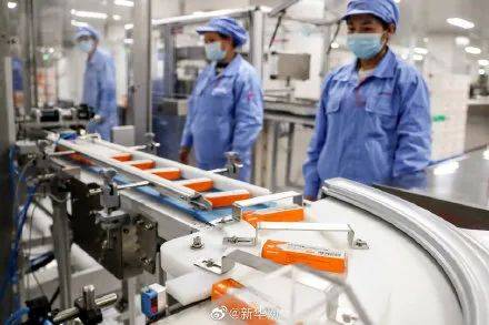 科興防重症有效性超90%！新加坡7.2萬人已接種，政府支持私人進貨