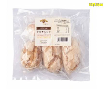 我要报警!新加坡的野猴冲进超市抢面包,惊呆路人