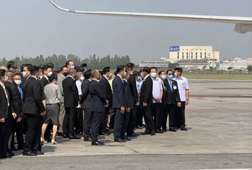 來了!首批中國疫苗抵達新加坡!部長官宣:第三階段將持續到疫苗生效