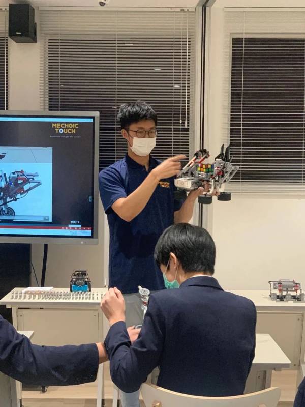 “中國留學生是間諜？！” 英國也開始跟風美國，留學生怎麽那麽難