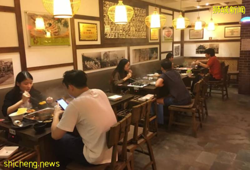食客:感觉像‘出狱 ’ 恢复堂食第一晚火锅店生意涨五成