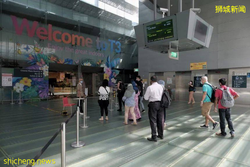 樟宜机场加强防疫,来自高危地区和国家的乘客将使用不同的登机区域、入境大厅、行李传送带和洗手间