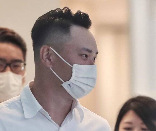 飙車時速102公裏 司機閃車撞人群