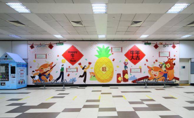新加坡的地鐵，車站和公共巴士都已經裝飾完畢！牛年來啦