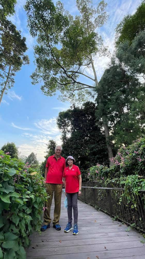 吴作栋完成首次治疗 ‧ 上载放射疗头罩照