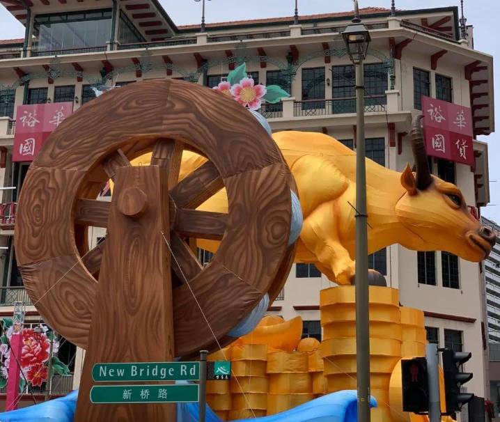 新加坡唐人街解鎖網紅打卡新姿勢,網友:滿滿的豐收味兒