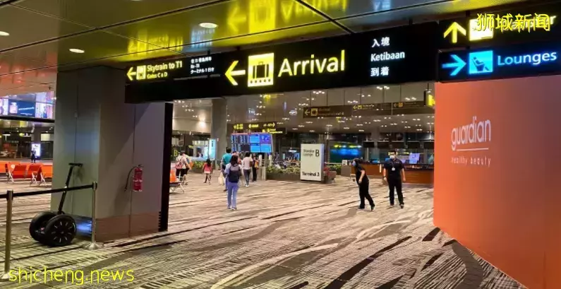 新加坡一日暴增近6000例,部長收到警告成密接者,大量航班被砍