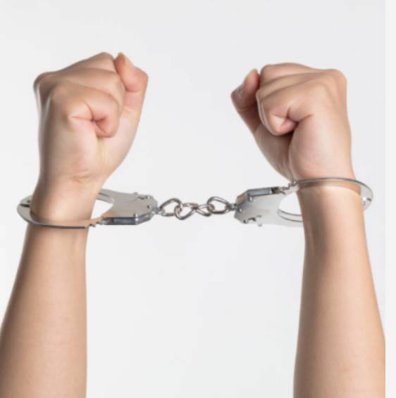 珍爱生命远离抵押贷款 ，十几岁少年身涉信贷骚扰被捕