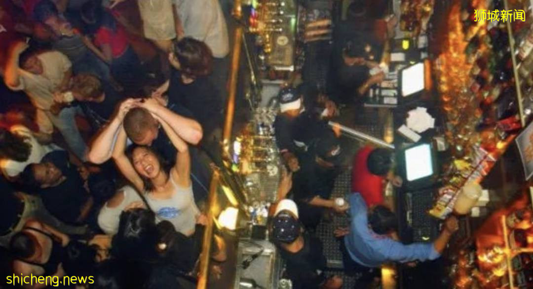 新加坡3個越南陪酒女確診，這些人被要求檢測！疫情下，這行太慘了